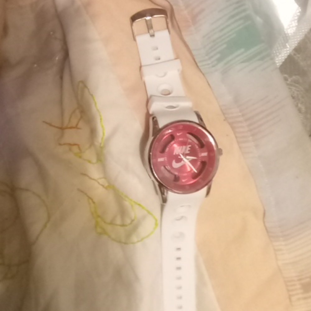 Nike quartz watch with silicone band.
